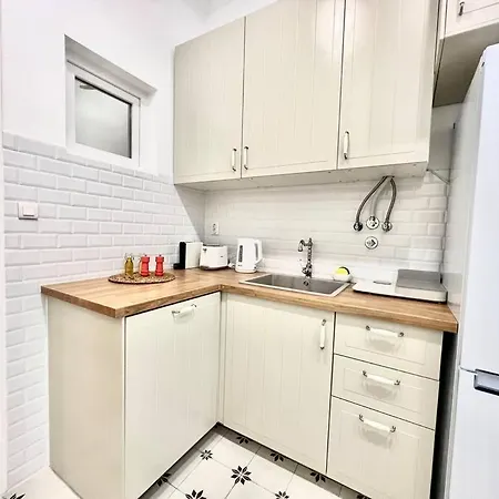 Beautiful Gloria - 120m2 With A/c And Garden Lisboa