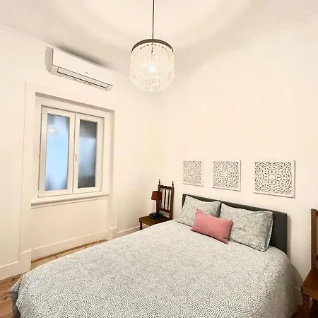 Beautiful Gloria - 120m2 With A/c And Garden * Lisbon