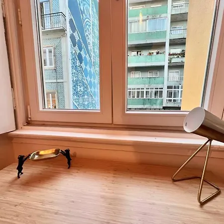 Beautiful Gloria - 120m2 With A/c And Garden * Lisbon