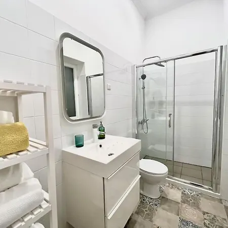 Beautiful Gloria - 120m2 With A/c And Garden Lisbon