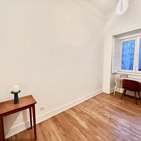 Beautiful Gloria - 120m2 With A/c And Garden Apartment Lisbon