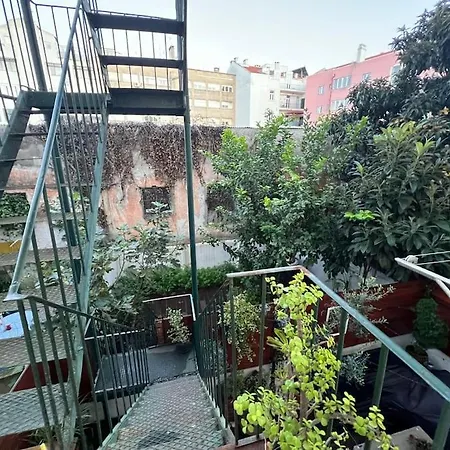 Beautiful Gloria - 120m2 With A/c And Garden Lisbon